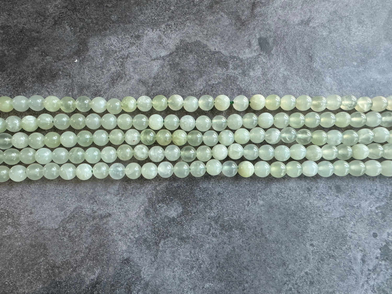 New Jade (Serpentine) | Round Beads | 8mm