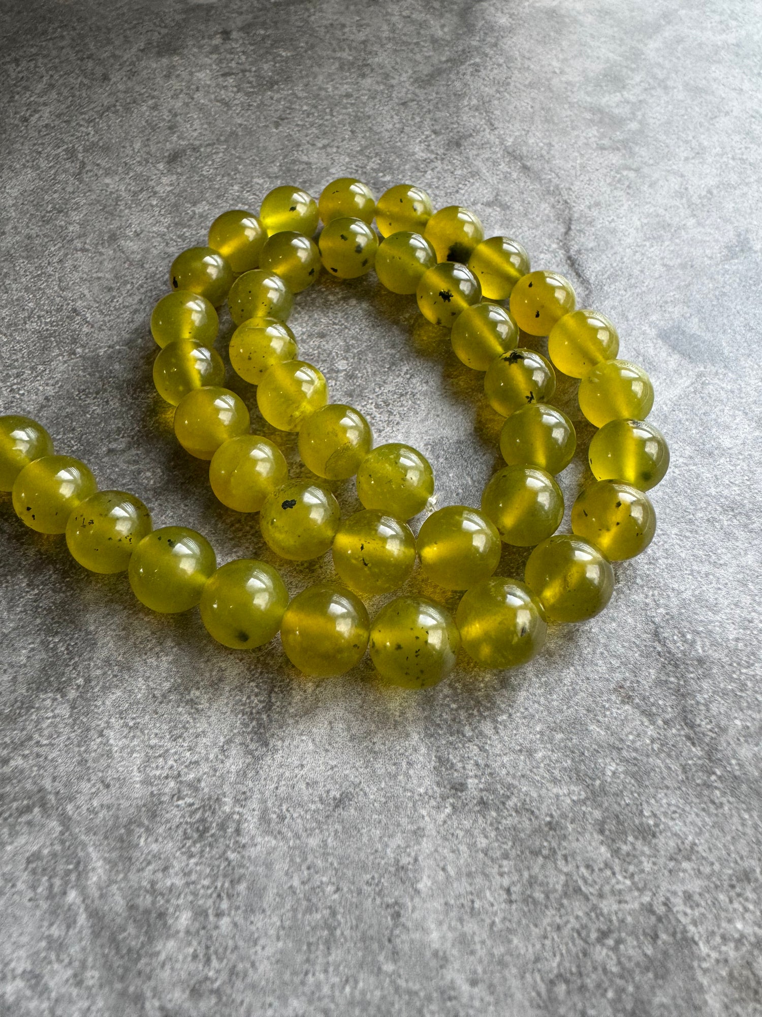 Oliven Jade | Round Beads | 10mm