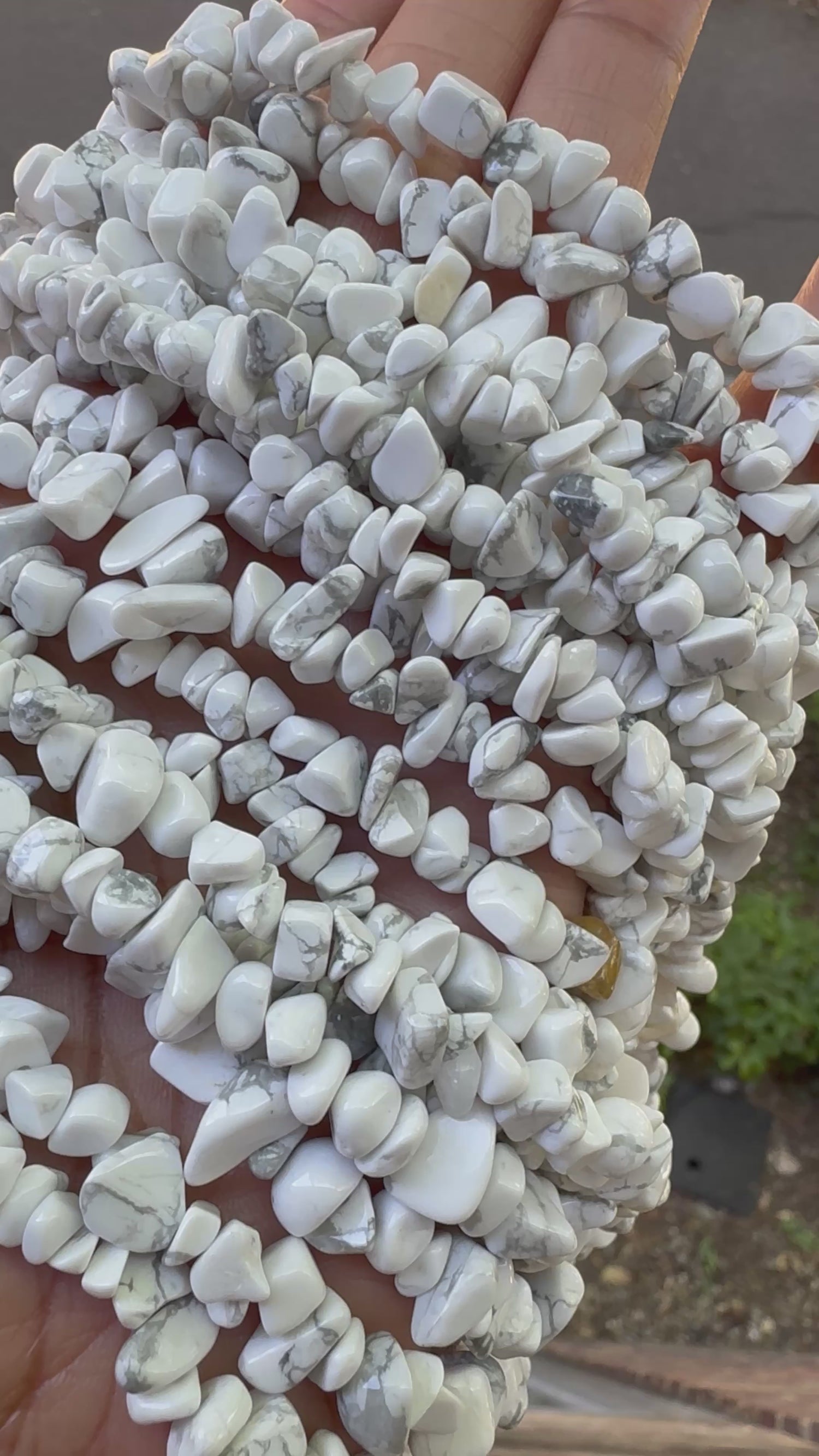 Howlite | Chip Beads | 5-8mm | 32" String