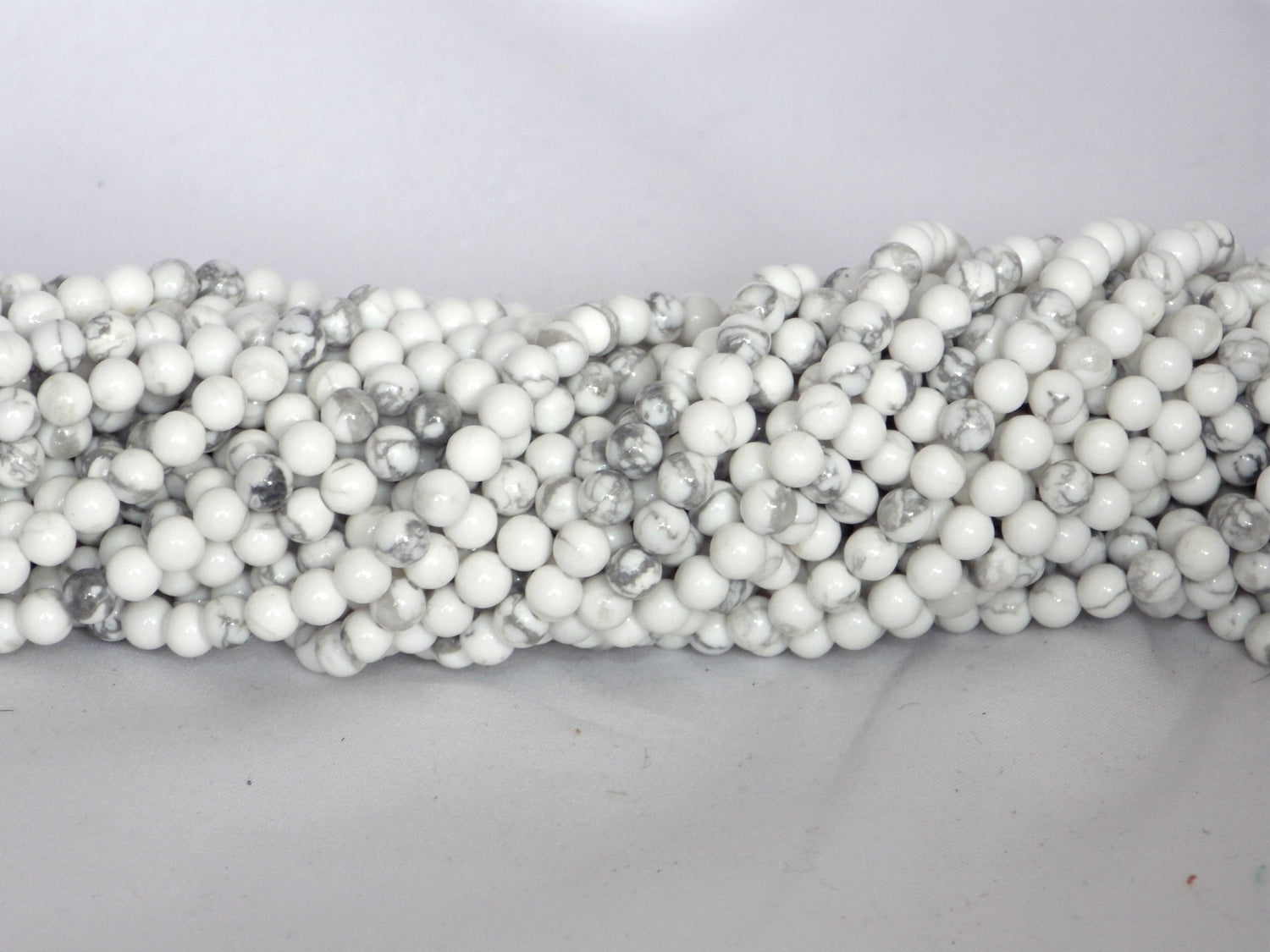 Howlite | Round Beads | 4mm