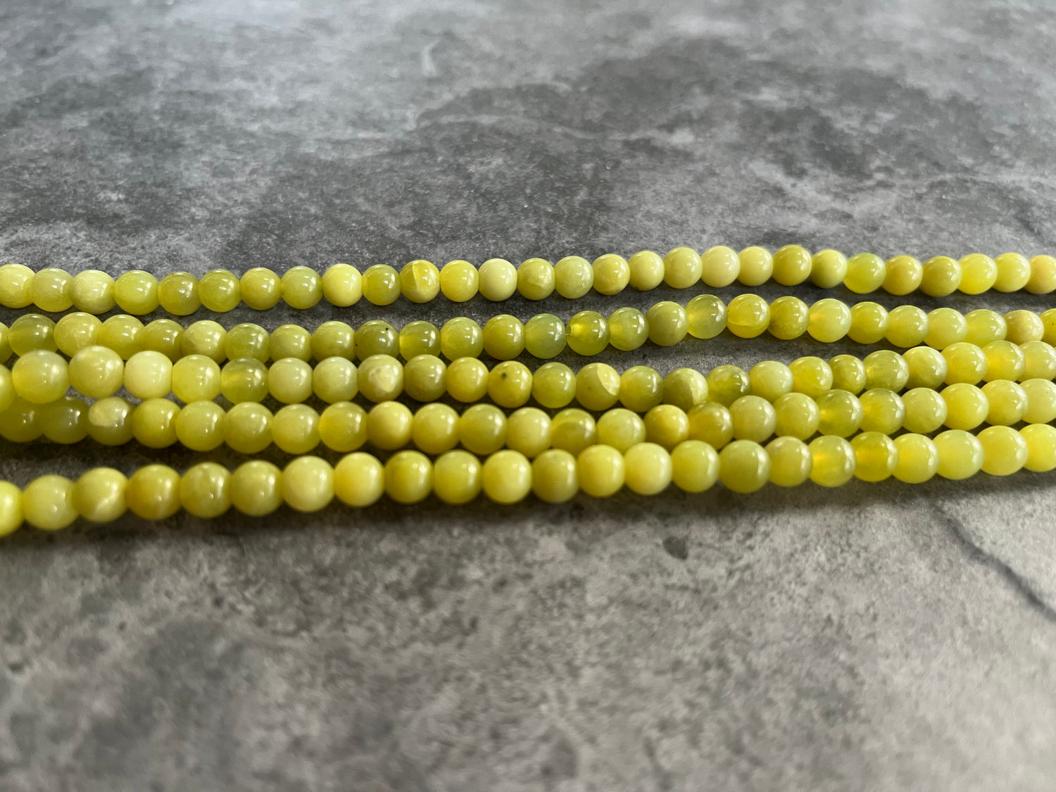 Oliven Jade | Round Beads | 6mm